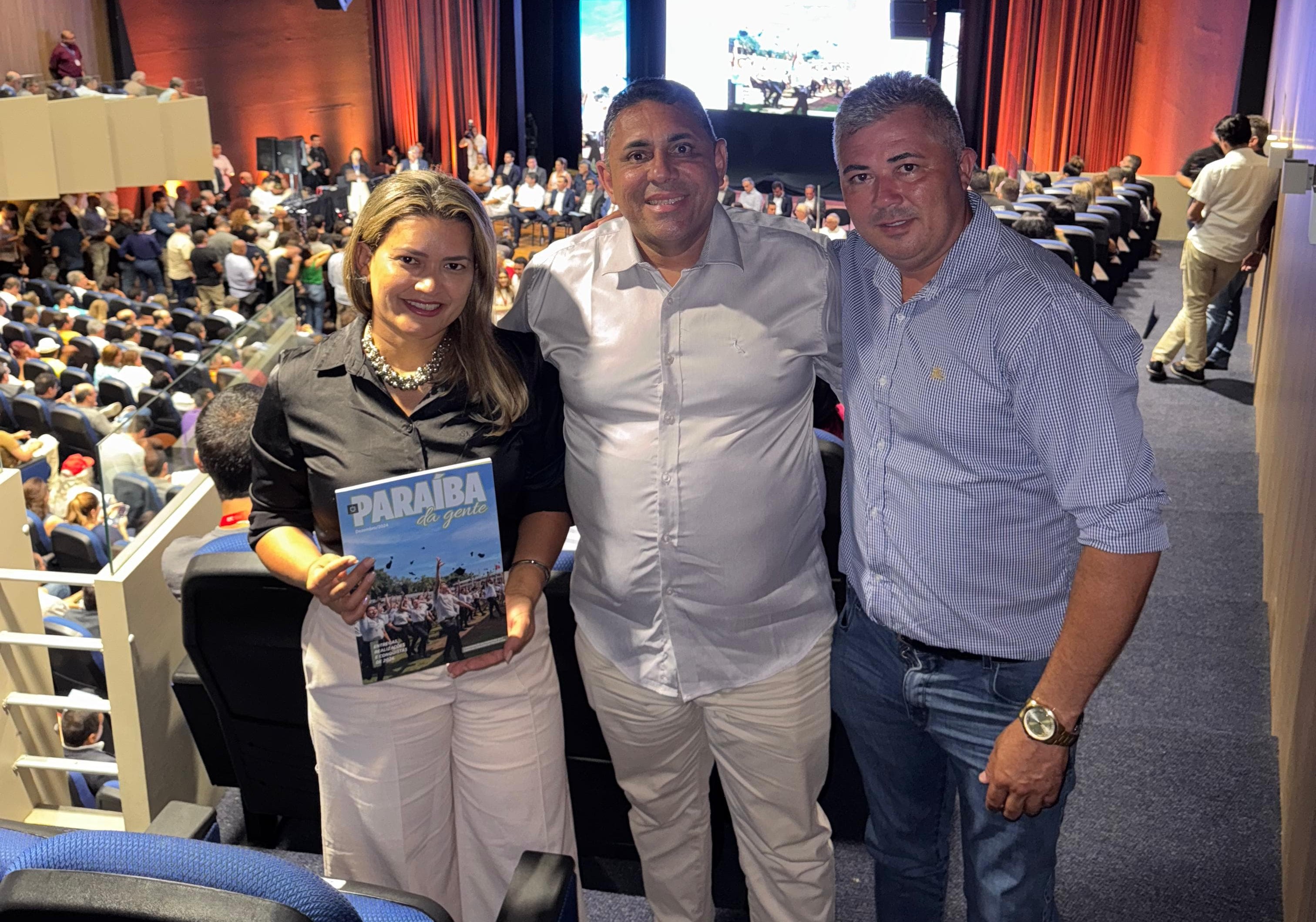 Prefeito João Neto participa de evento de lançamento da revista Paraíba da Gente, que destaca avanços do governo estadual em 2024 